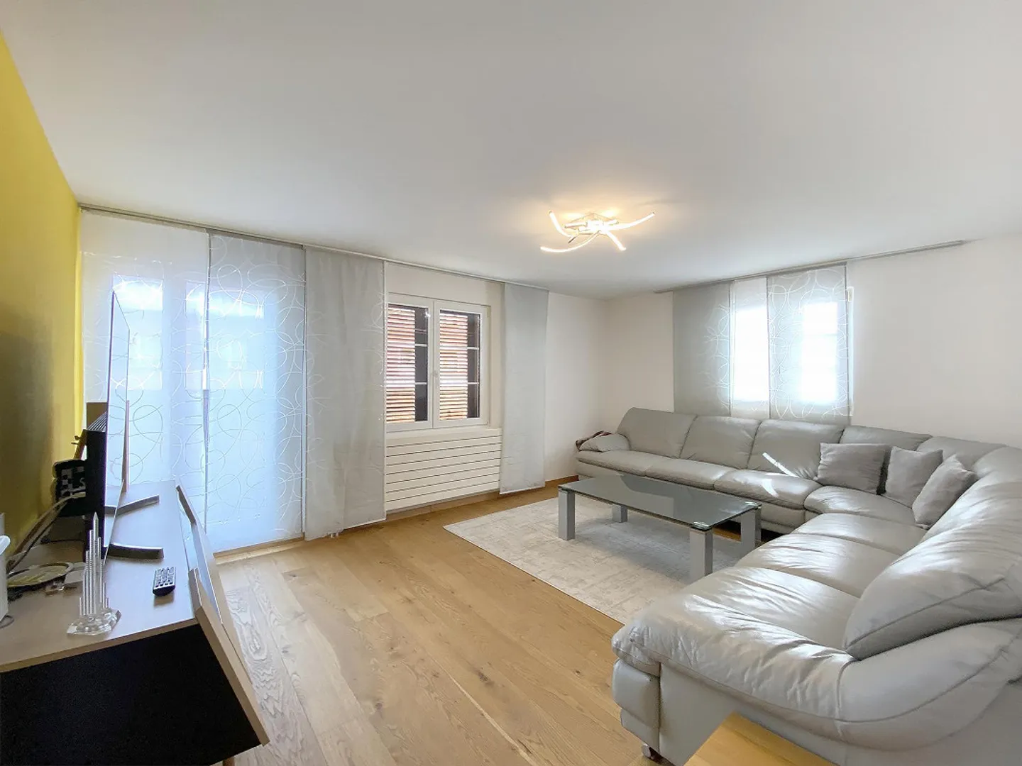 Casa unifamiliare con appartamento - Foto 1 di 30