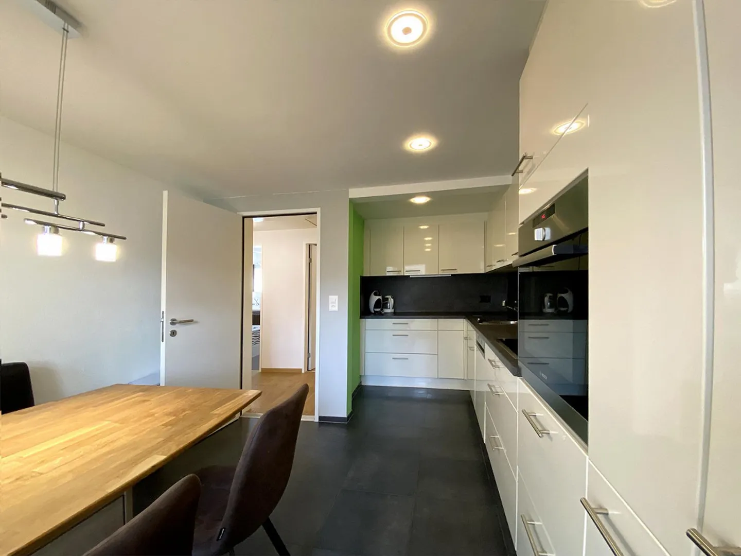 Casa unifamiliare con appartamento - Foto 2 di 30