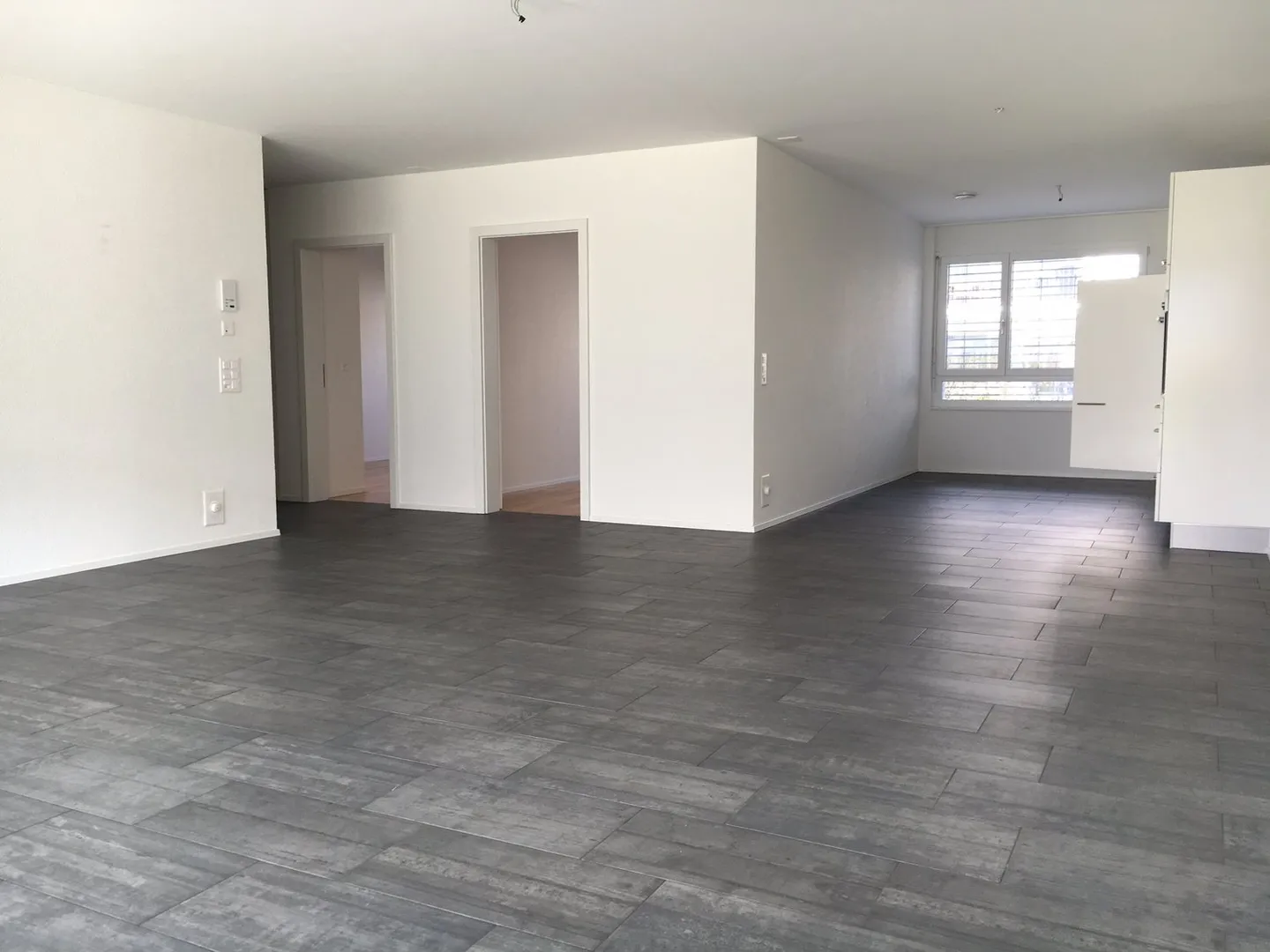 Modern 3.5-room apartment in a prime location - Photo 2 of 9