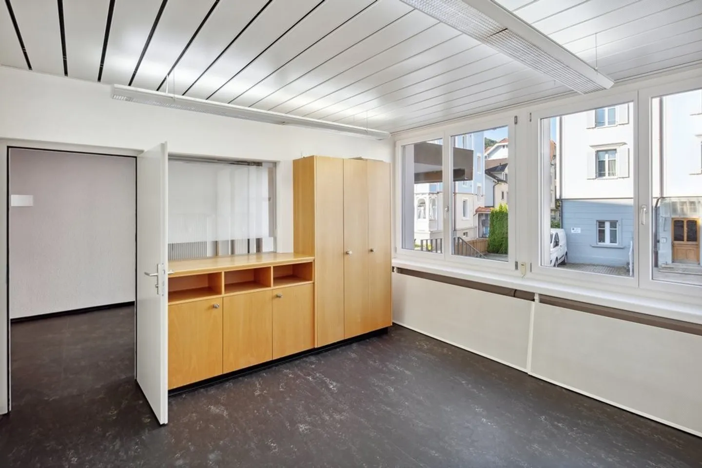 Bureaux/espaces de formation attractifs (328m2) près de l'accès autoroutier - Photo 4 sur 10