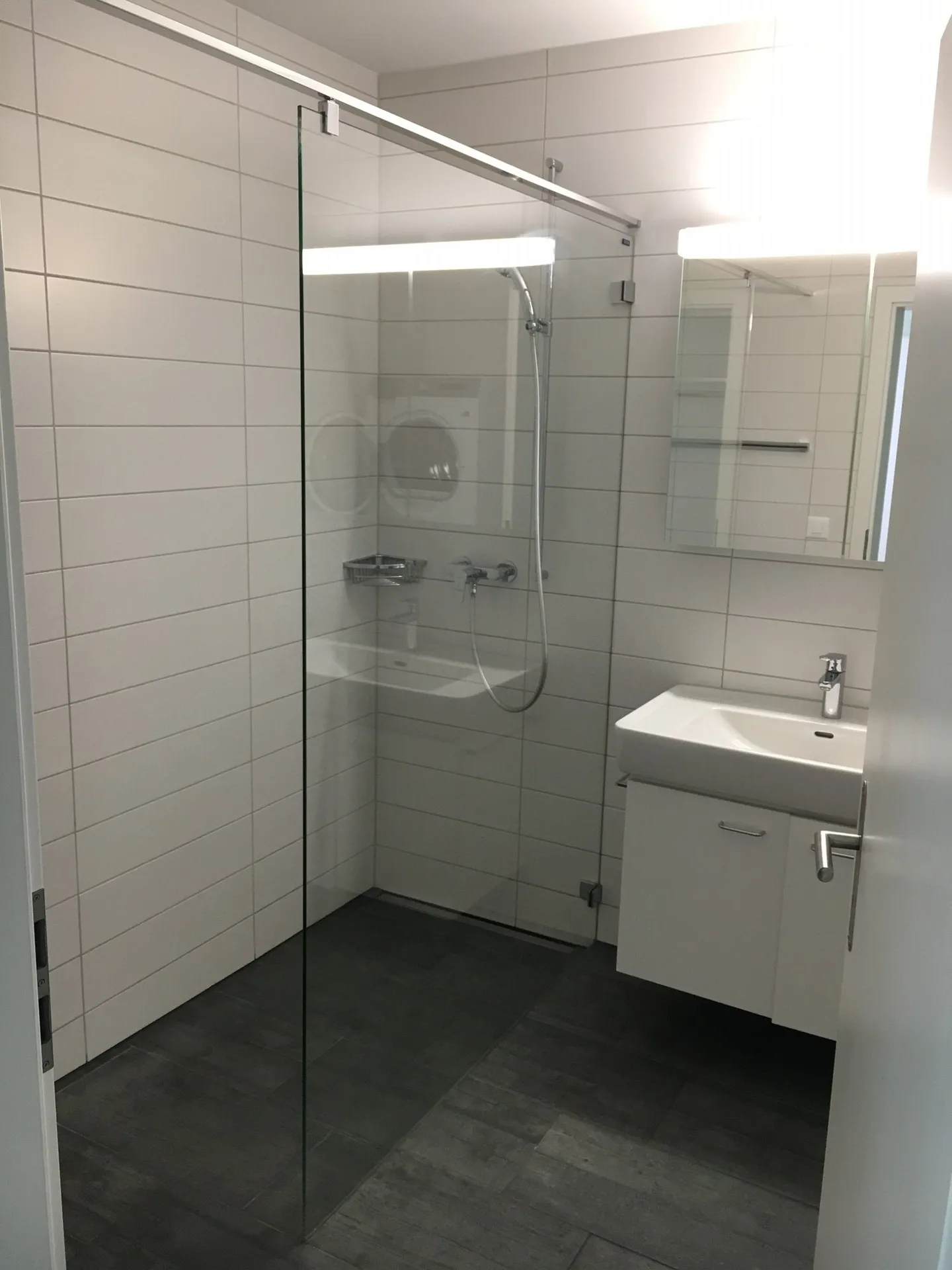 Modern 3.5-room apartment in a prime location - Photo 5 of 9