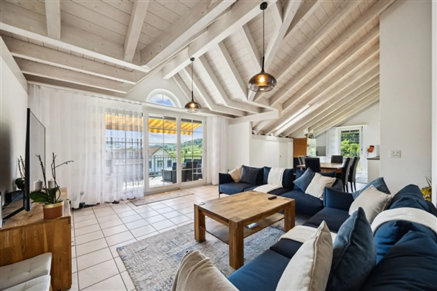 Appartamento mansardato di 4,5 locali con terrazza di 12 m² a Lotzwil - Foto 2 di 13