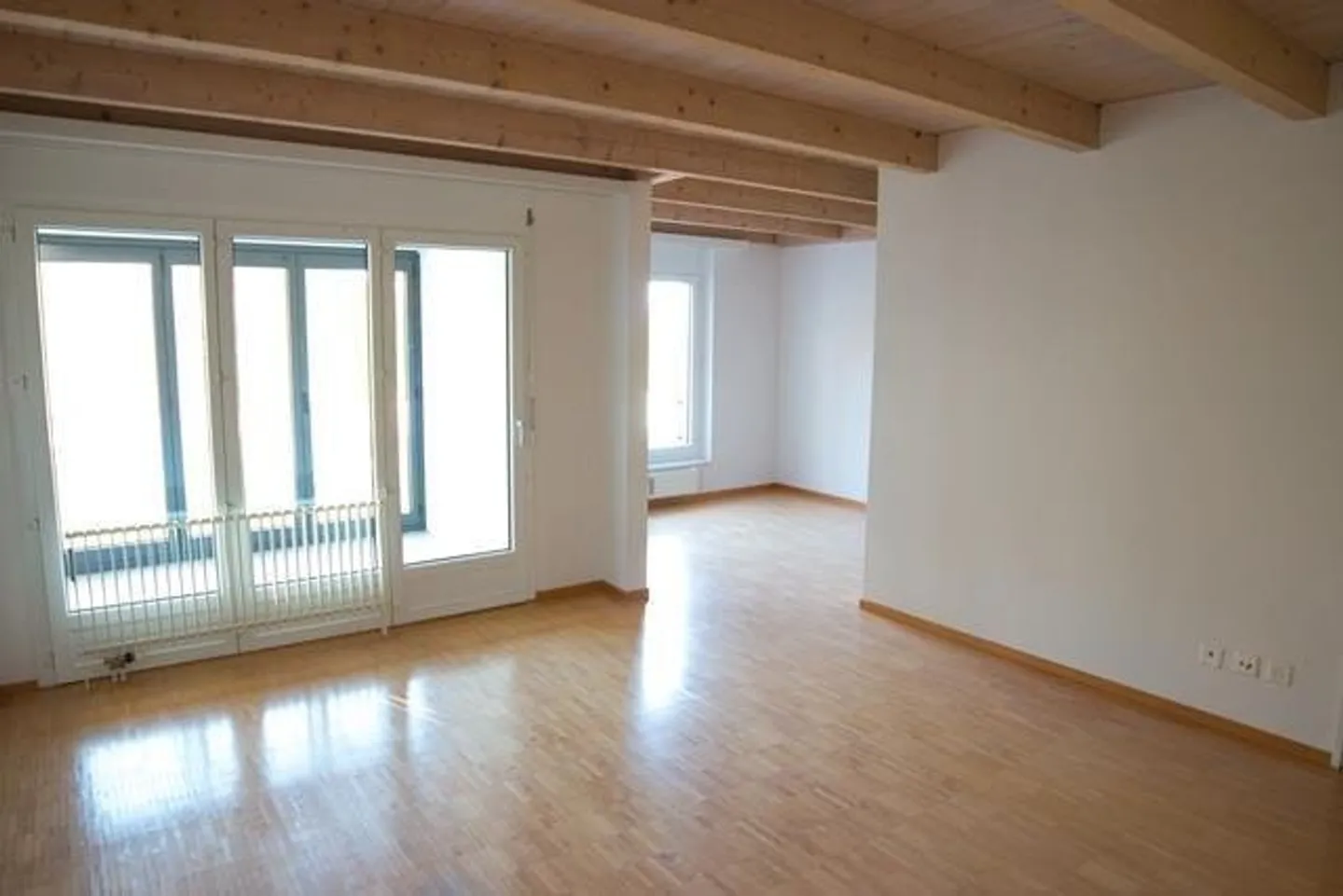 Apartment for rent - Photo 3 of 7