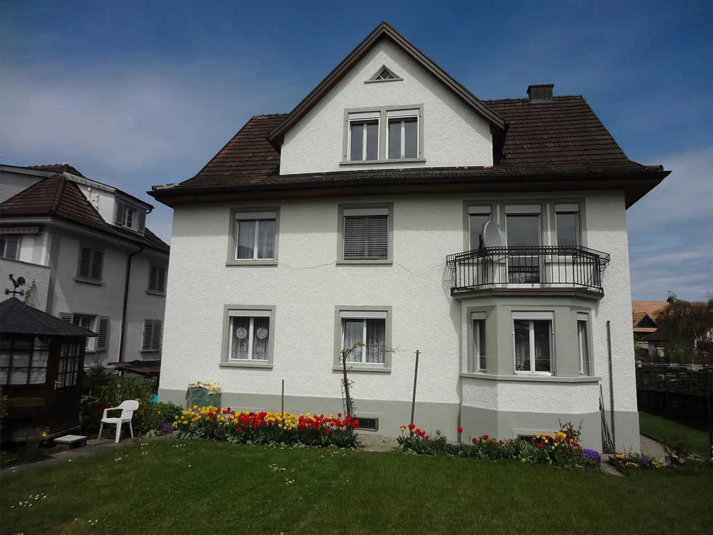 Appartement sous les combles de 3,5 pièces dans un emplacement central - Photo 1 sur 7