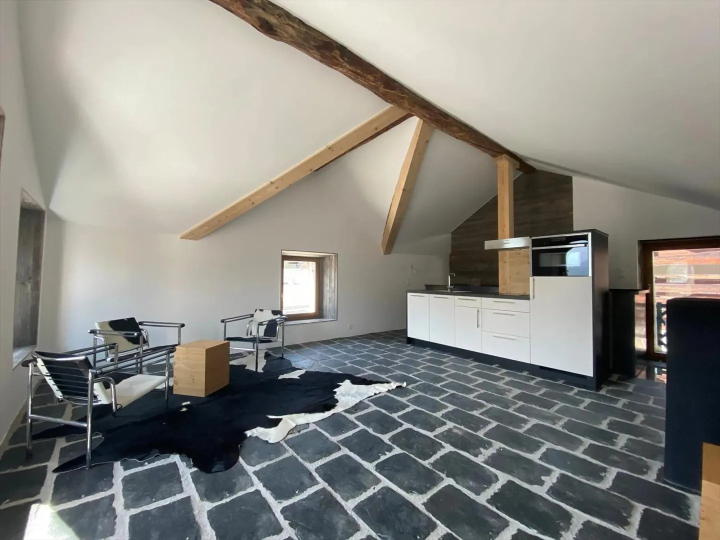 Mixed-use building 5 rooms - Photo 2 of 13