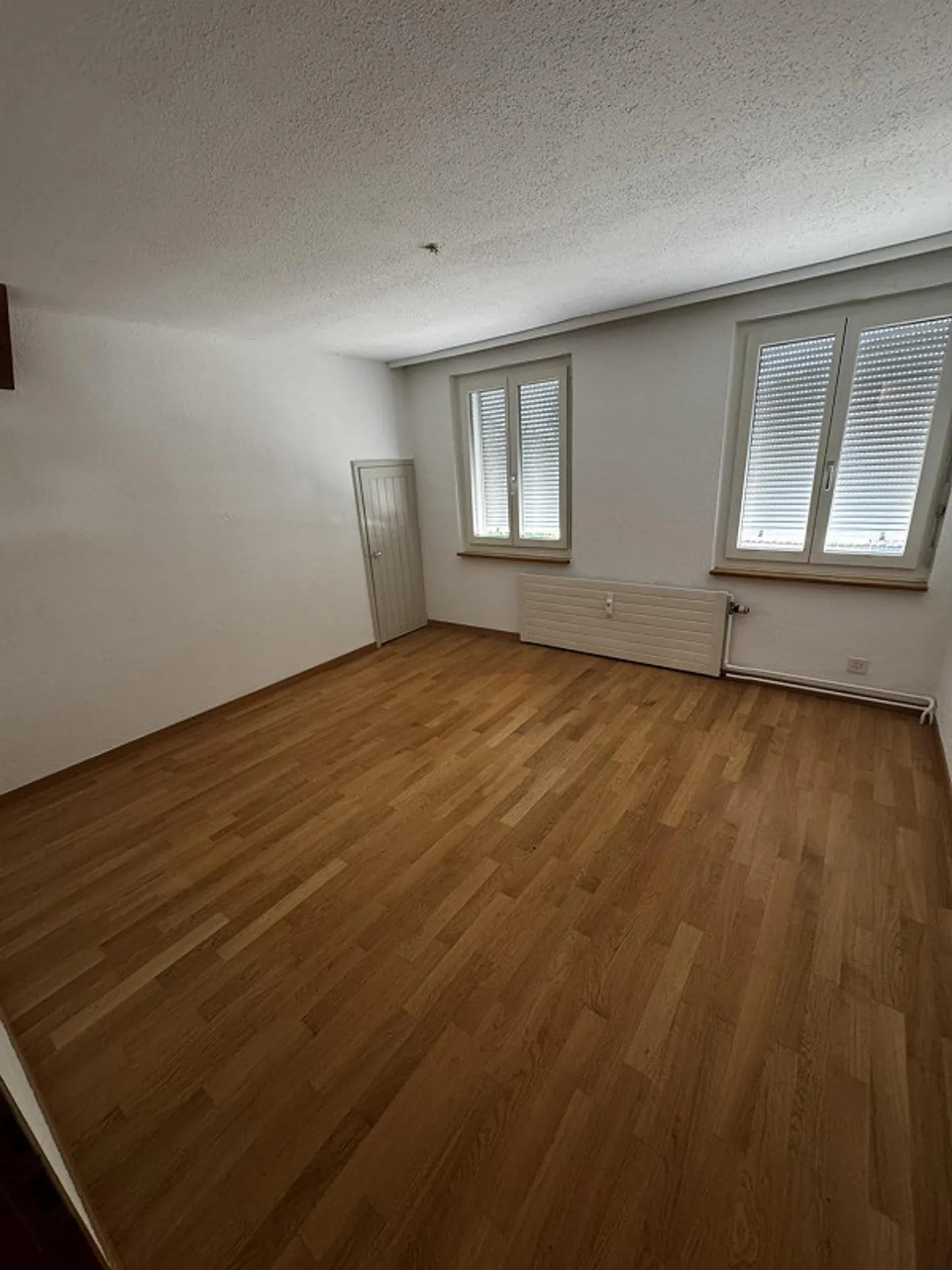 Appartement sous les combles de 3,5 pièces dans un emplacement central - Photo 2 sur 7