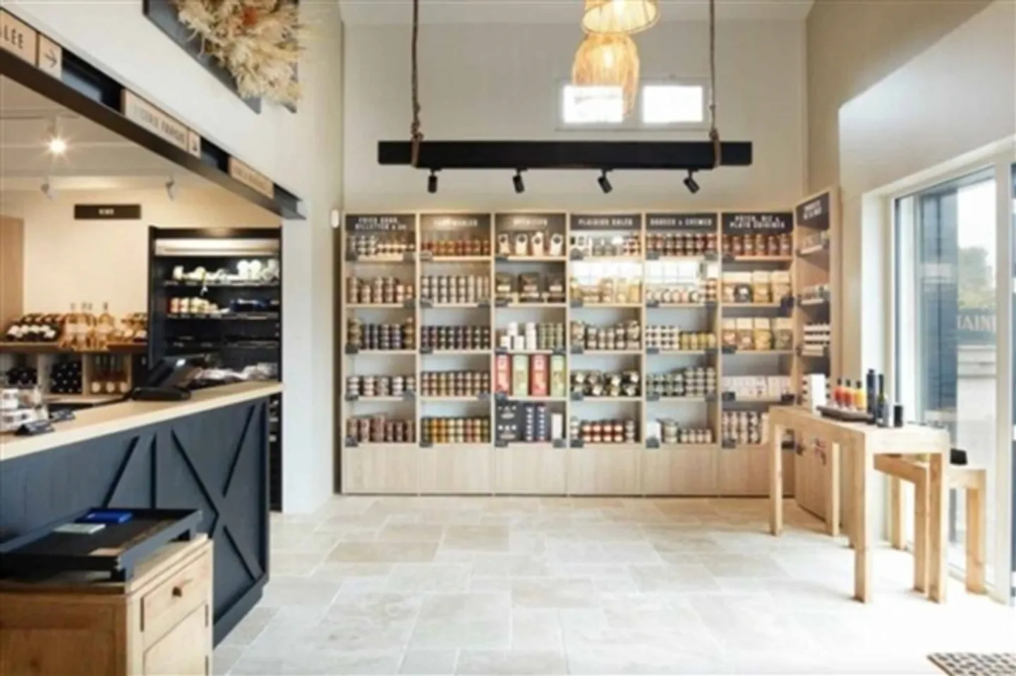 Opportunity 160 m² shopping arcade in the heart of Renens available immediately - Photo 1 of 4