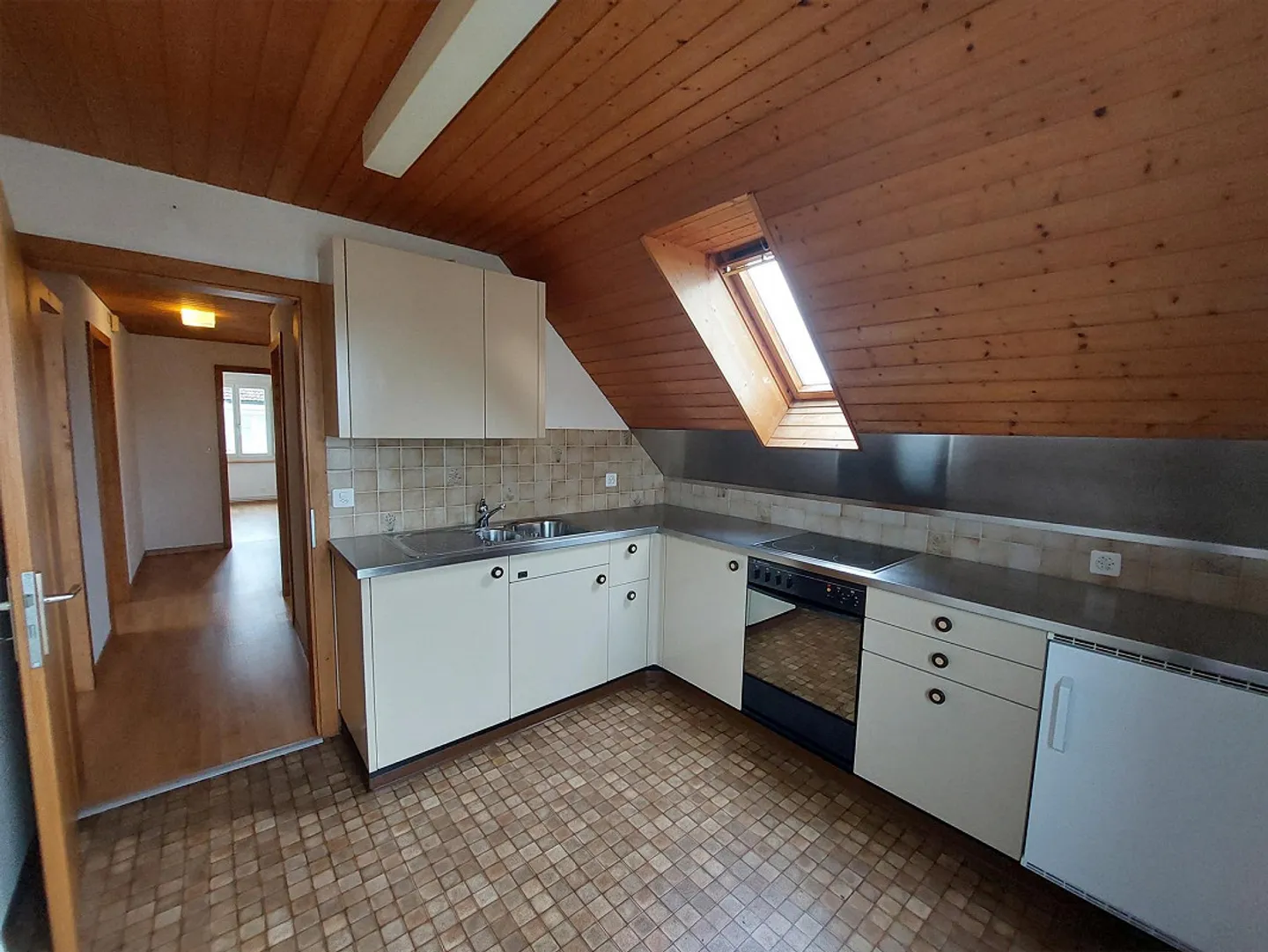 Appartement sous les combles de 3,5 pièces dans un emplacement central - Photo 5 sur 7