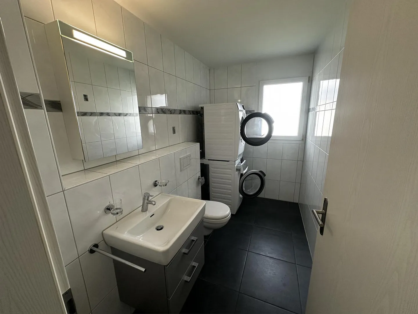 Ampio appartamento di 3,5 locali con bella vista a Safenwil - Foto 10 di 13