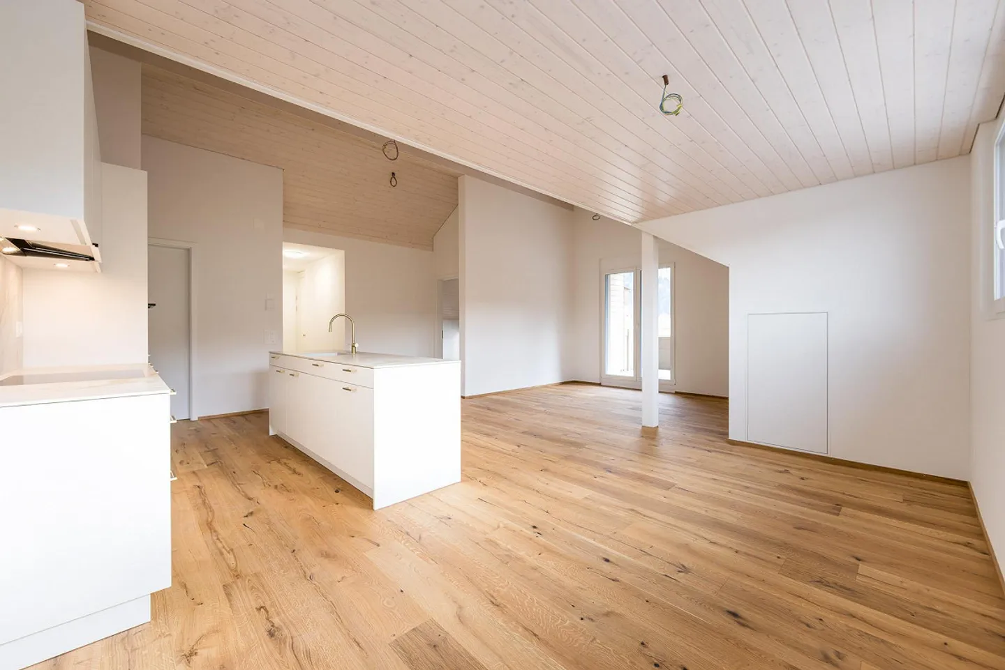 Attico unico di 4,5 locali in prima locazione - Foto 2 di 17