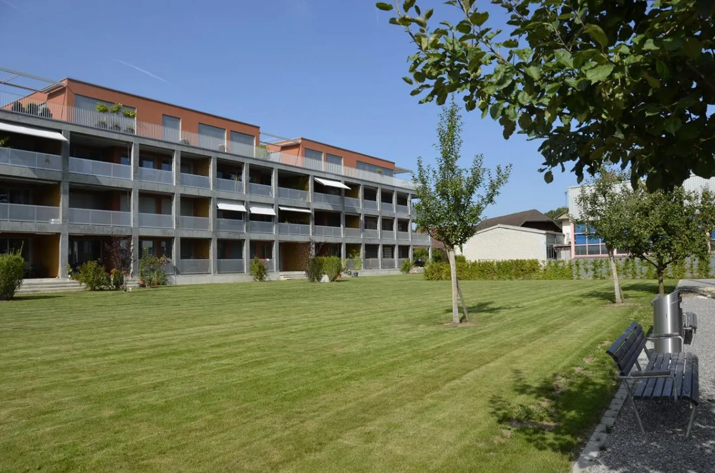 Bellissimo appartamento di 3,5 locali con terrazza a Laupen - Foto 1 di 11