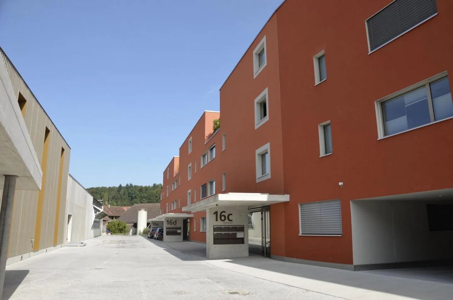 Bellissimo appartamento di 3,5 locali con terrazza a Laupen - Foto 2 di 11