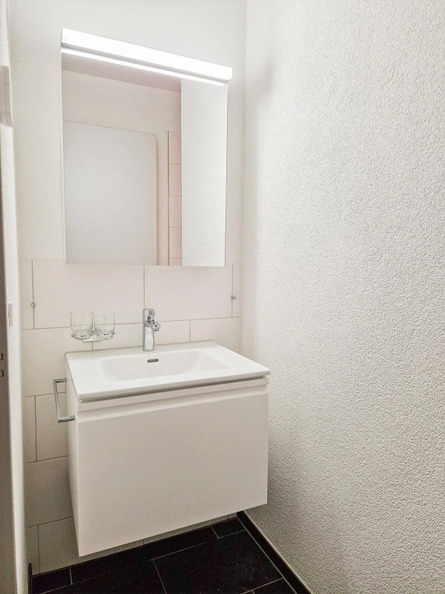 Bellissimo appartamento di 3,5 locali con terrazza a Laupen - Foto 5 di 11