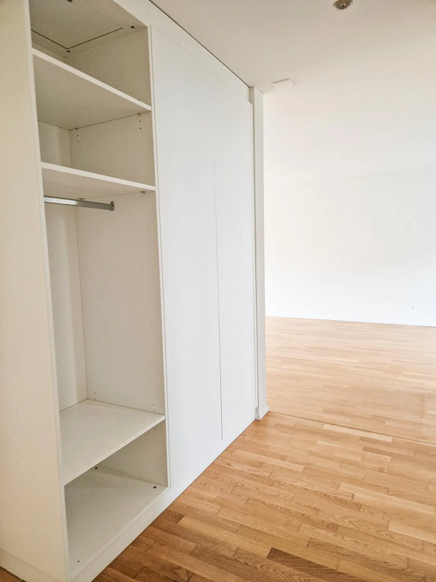Bellissimo appartamento di 3,5 locali con terrazza a Laupen - Foto 10 di 11