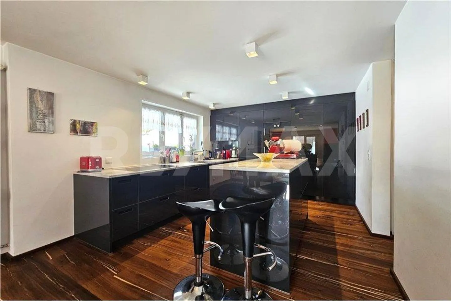 Maison 7.5 pièces - Photo 4 sur 13