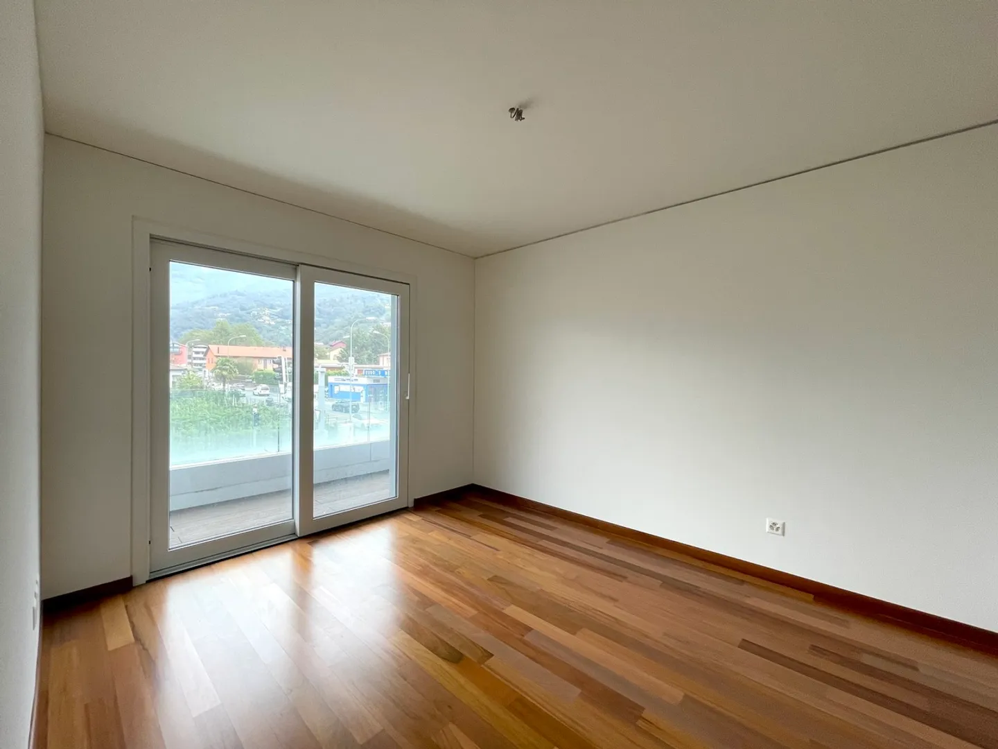 Geräumige 5.5 Zimmer Wohnung - Foto 3 von 9