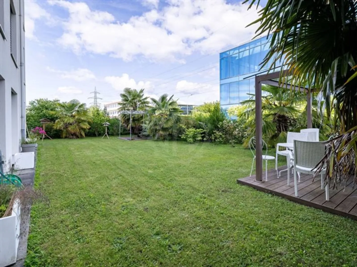 Spazio commerciale straordinario con giardino privato - Foto 8 di 10