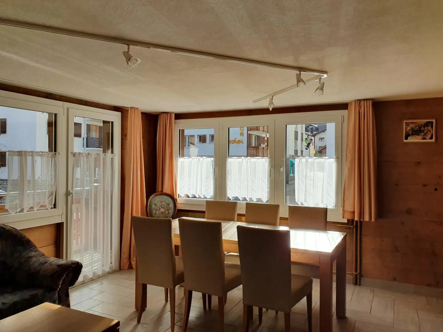 Rendimento interessante - ideale per Airbnb! (REN. 4,7%) - Foto 2 di 5