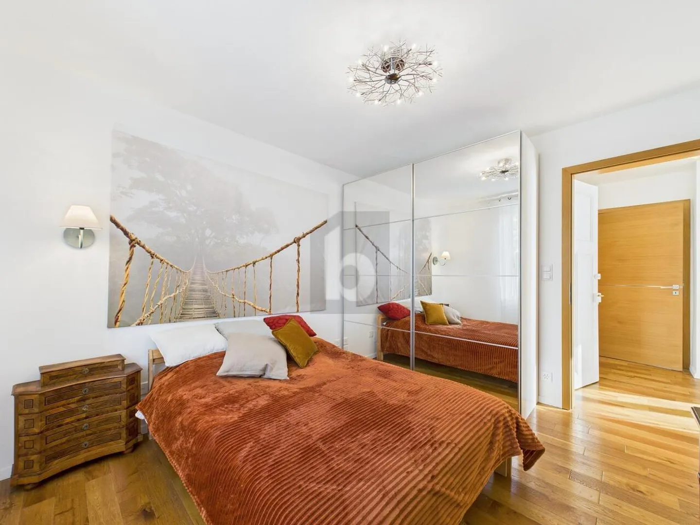 RENOVATED CHARM WITH PRIVATE POOL - Photo 4 of 6