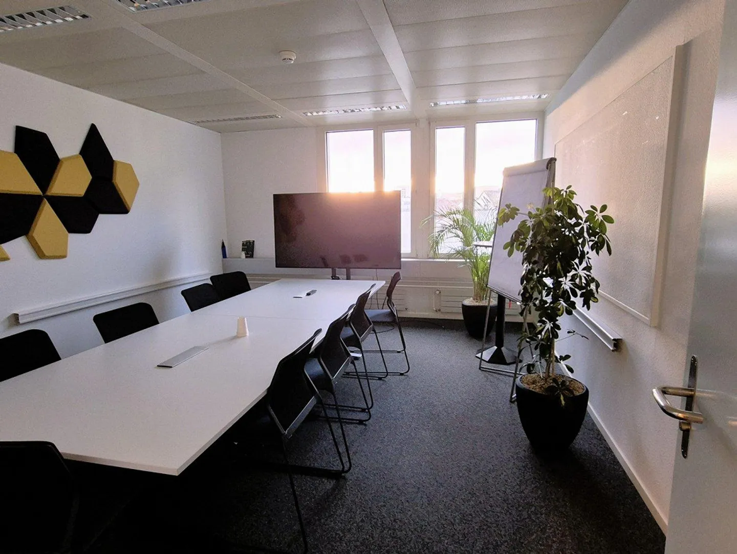 Proximité de la gare. Espaces généreux. Structure de pièce efficace. - Photo 3 sur 3