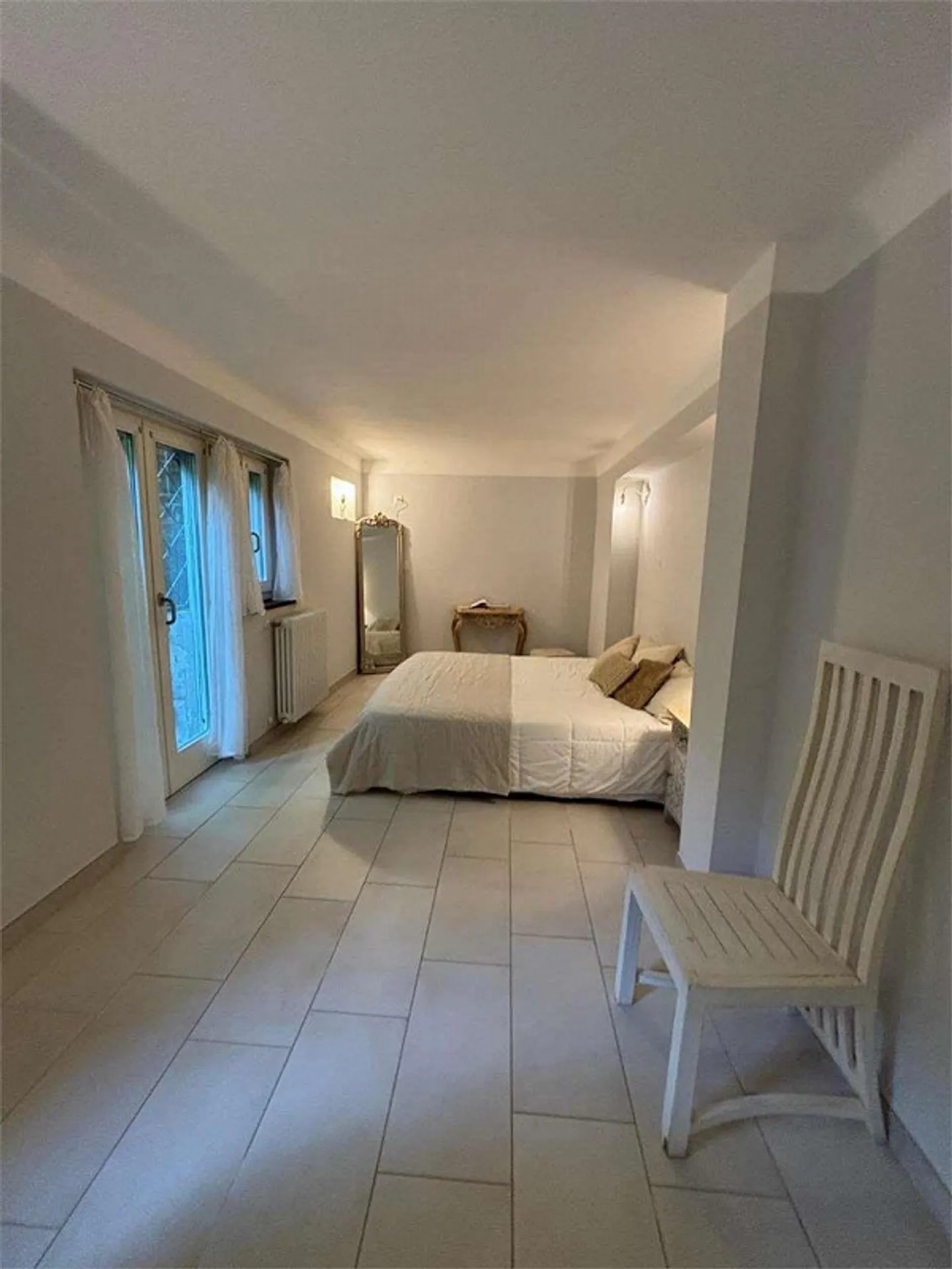 Bissone Bellissimo appartamento ammobiliato  in villa storica con parc - Foto 1 di 12