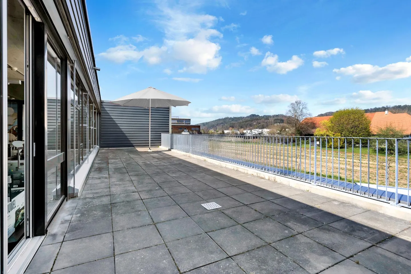 Retail Market / Showroom on the 1st Floor with Ground Floor Delivery – Gümligenfeld - Photo 9 of 9