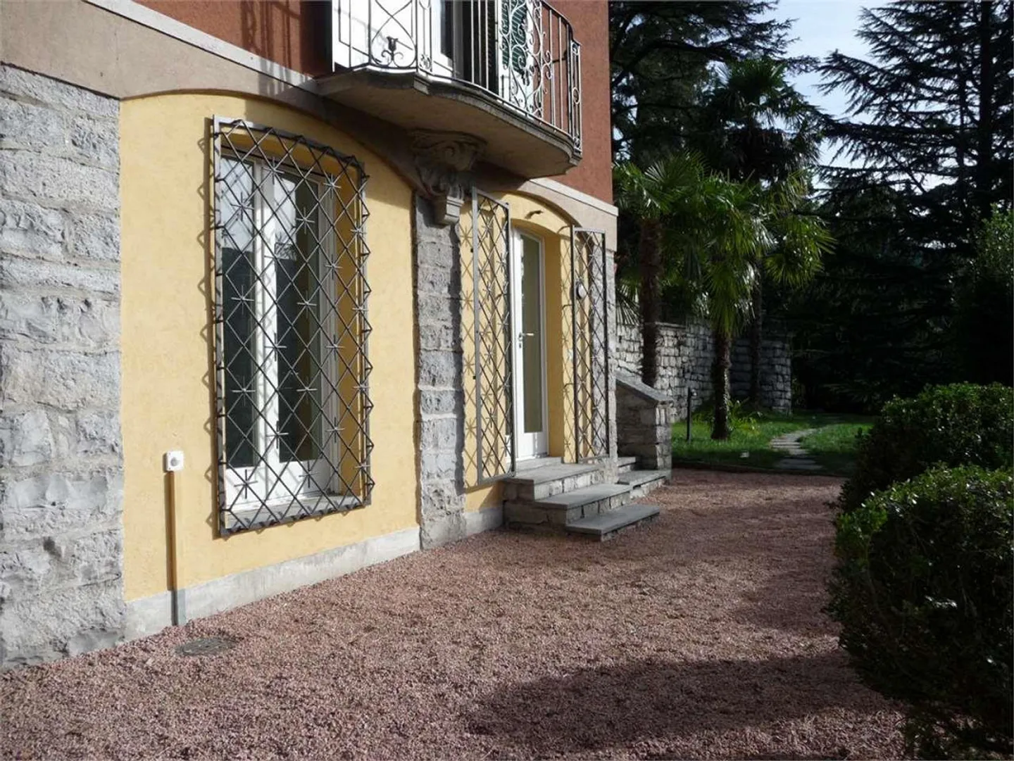 Bissone Bellissimo appartamento ammobiliato  in villa storica con parc - Foto 3 di 12