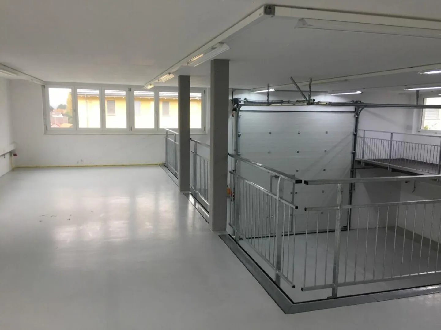 Bâtiment résidentiel et commercial - Photo 5 sur 11