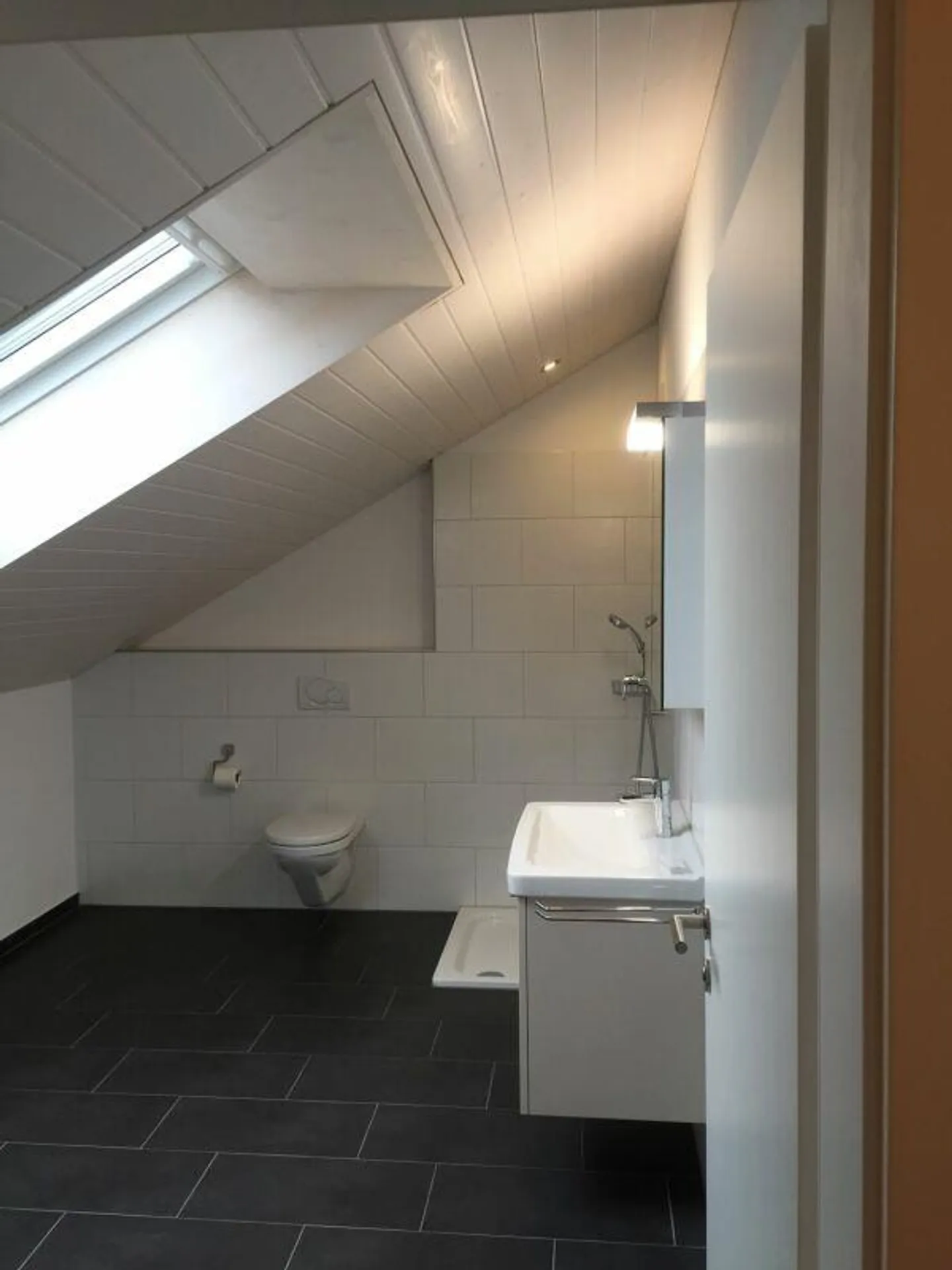 Bâtiment résidentiel et commercial - Photo 8 sur 11