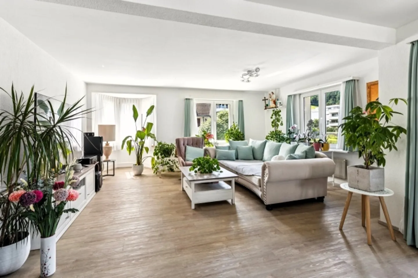 Living and working under one roof - Photo 4 of 20