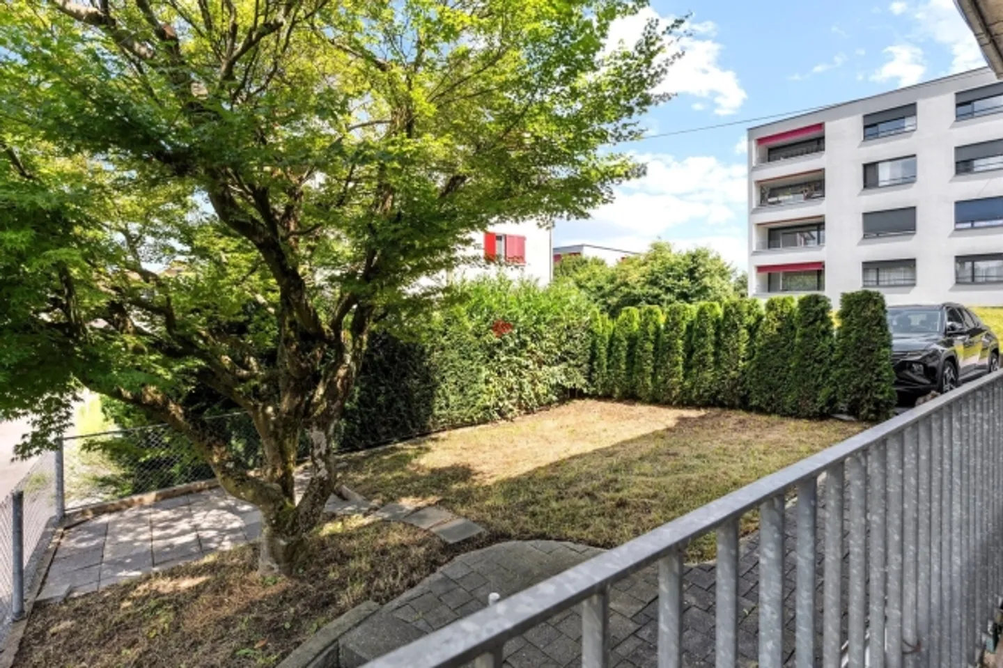 Living and working under one roof - Photo 2 of 20