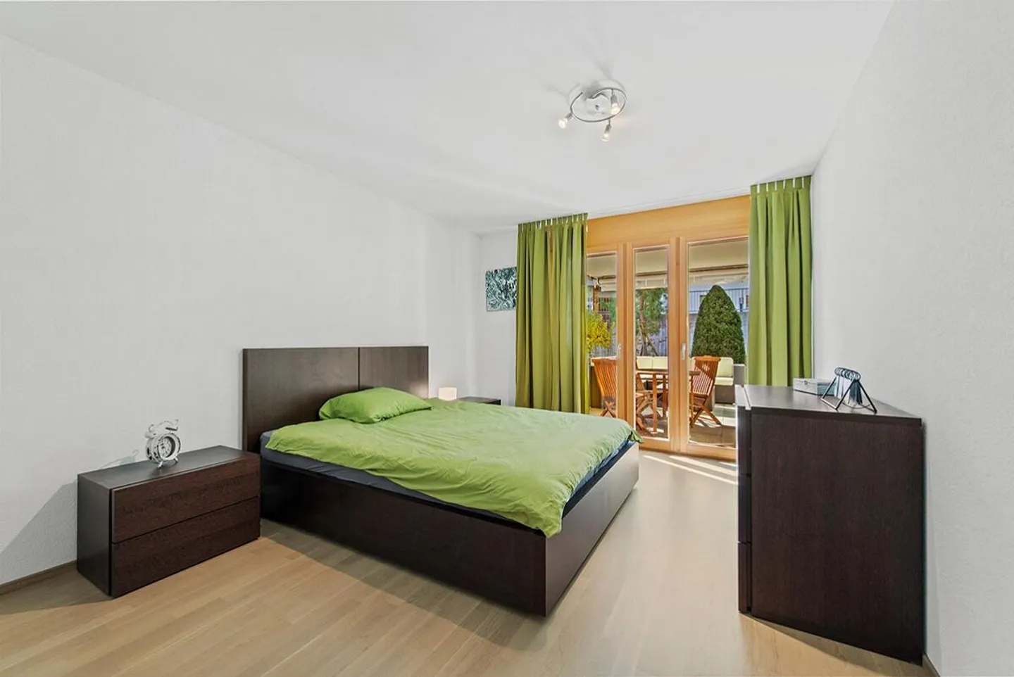 Flims Waldhaus: 2.5-Zimmer-Ferienwohnung mit Gartensitzplatz im Grünen - Foto 2 von 5