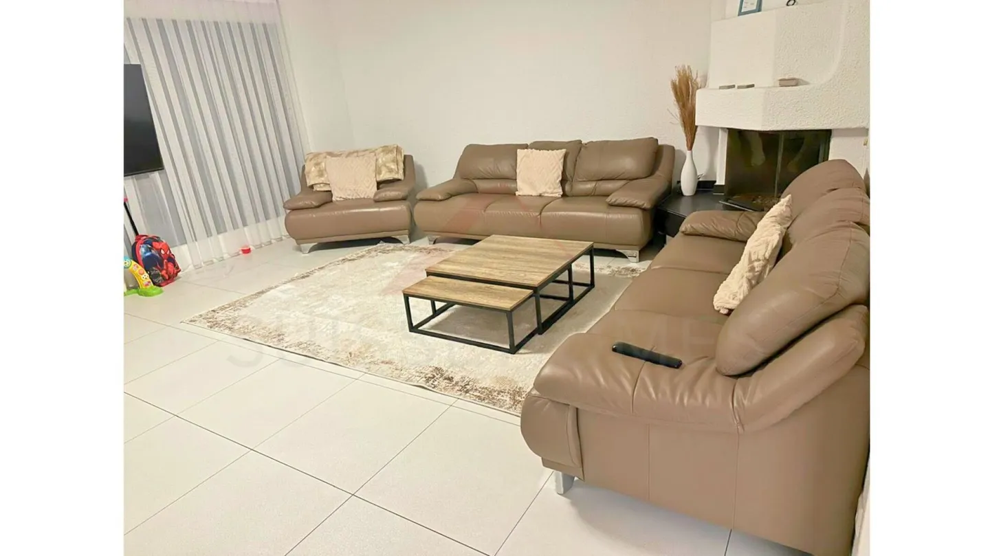 Vivere con stile su 126 m² - moderno appartamento di 5,5 stanze a Huttwil - Foto 3 di 7