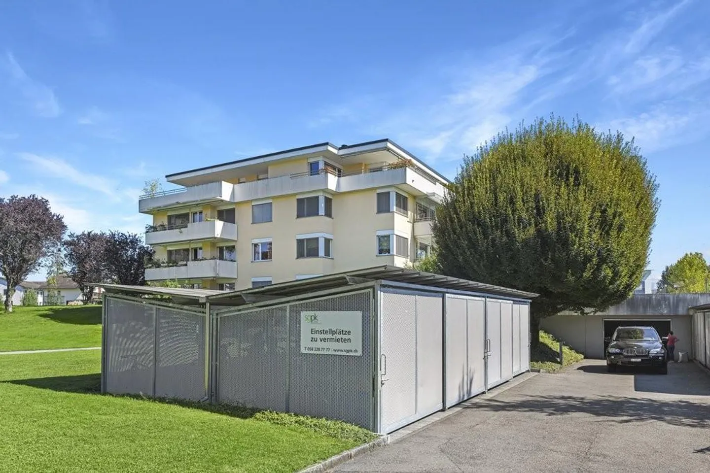 Parkplatz in Jona - Foto 1 von 1