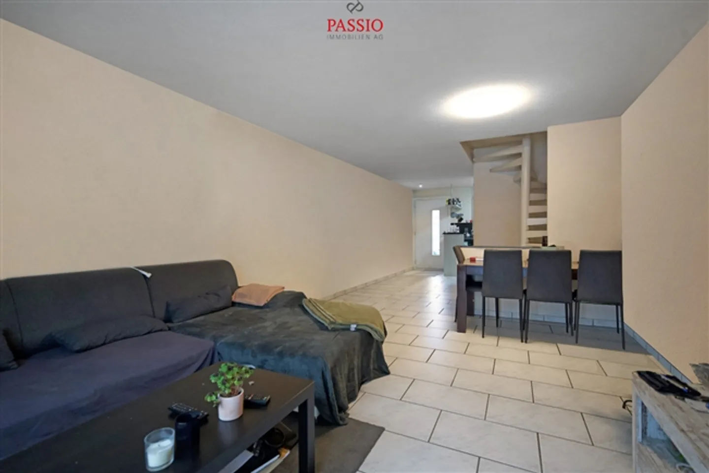 Casa a schiera familiare di 5,5 stanze in una posizione tranquilla e privilegiata - Foto 5 di 19