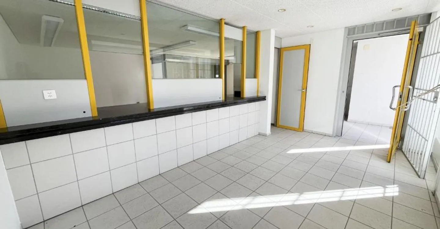Commercial Space in La Sagne - Photo 3 of 12