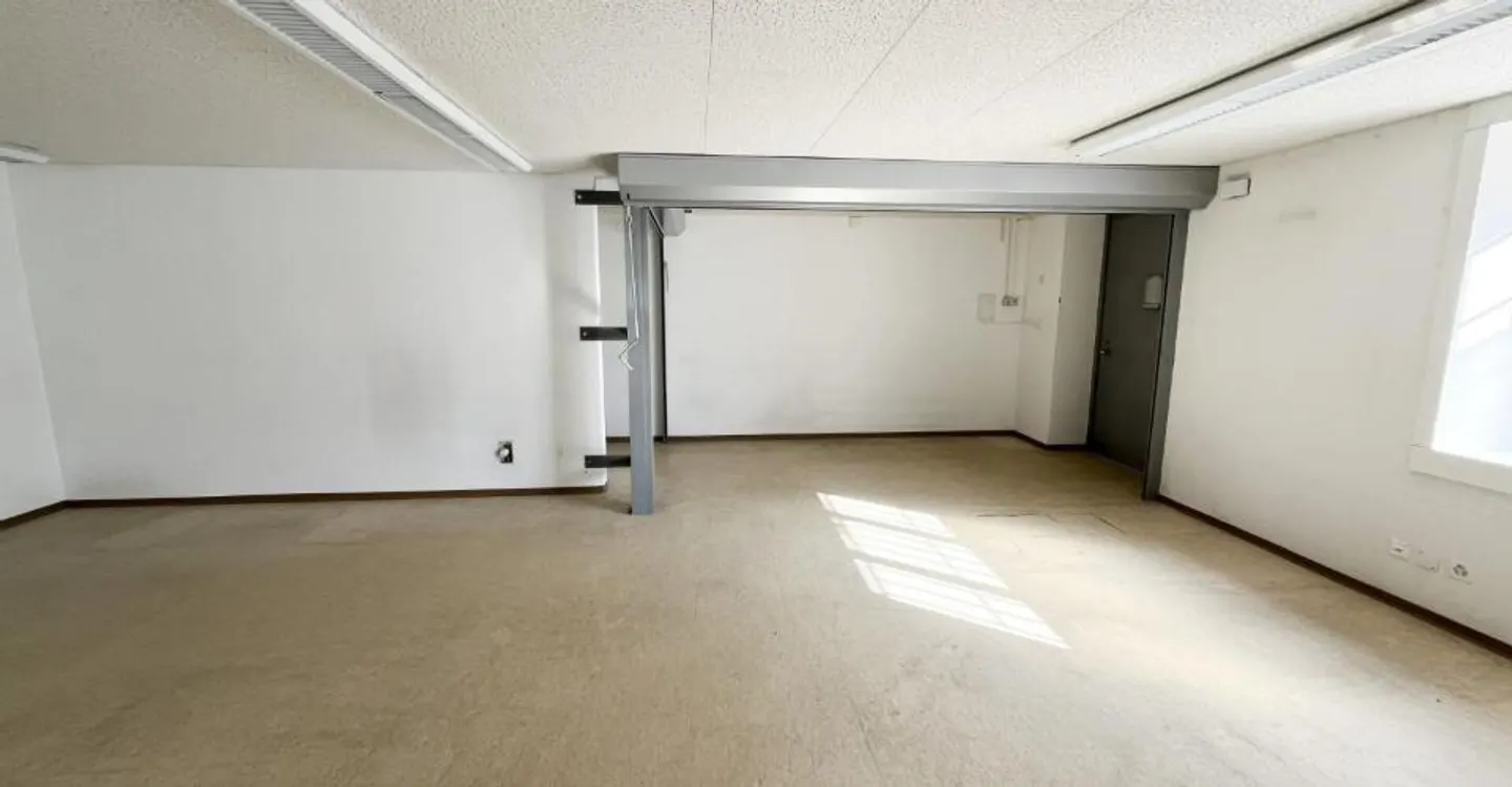 Commercial Space in La Sagne - Photo 6 of 12