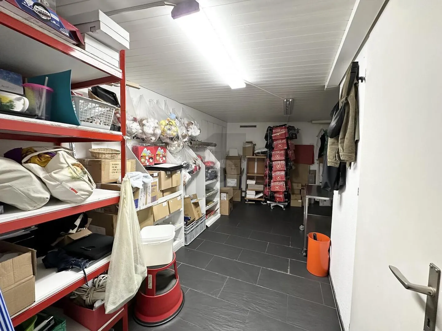 GRANDE LOCALISATION DE PASSAGE EN EMPLACEMENT CENTRAL - Photo 3 sur 5