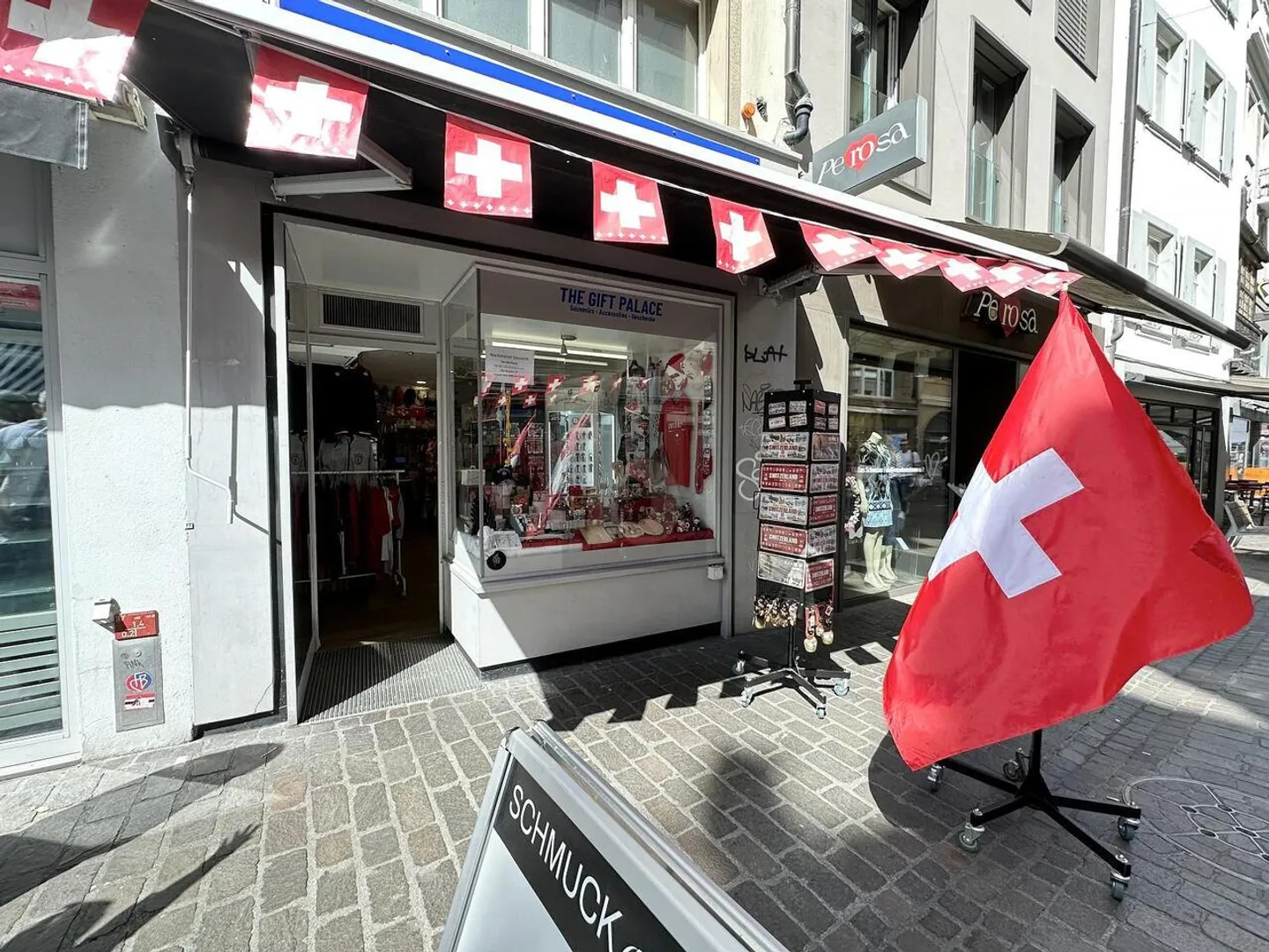 GRANDE LOCALISATION DE PASSAGE EN EMPLACEMENT CENTRAL - Photo 1 sur 5