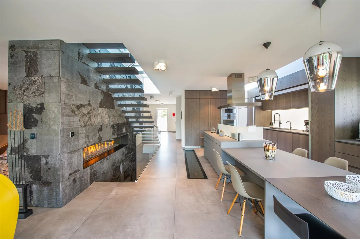 CONCHES - Magnificent apartment with terrace - Photo 10 of 31