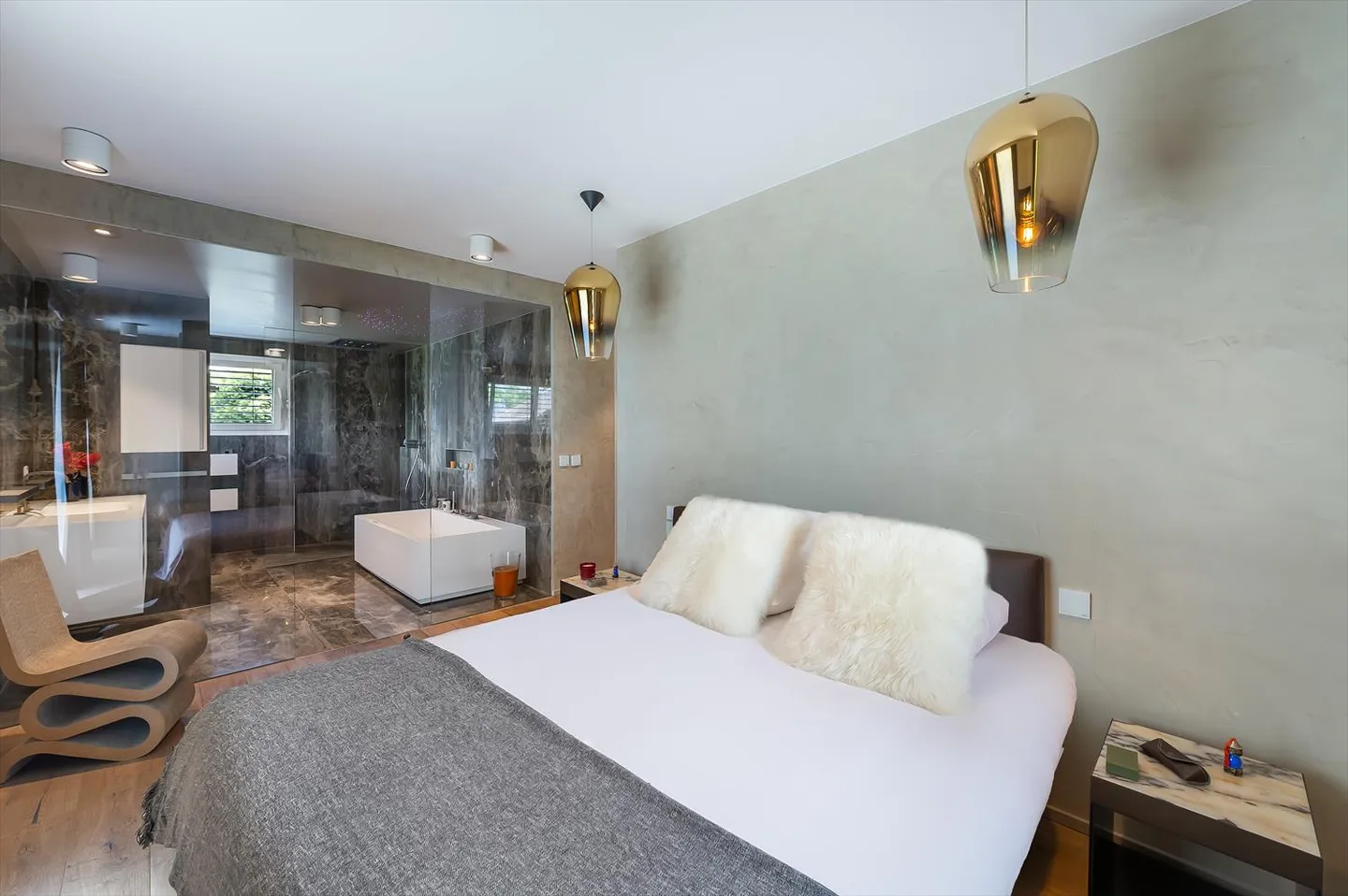 CONCHES - Magnificent apartment with terrace - Photo 13 of 31