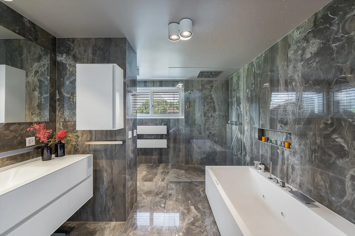 CONCHES - Magnificent apartment with terrace - Photo 14 of 31