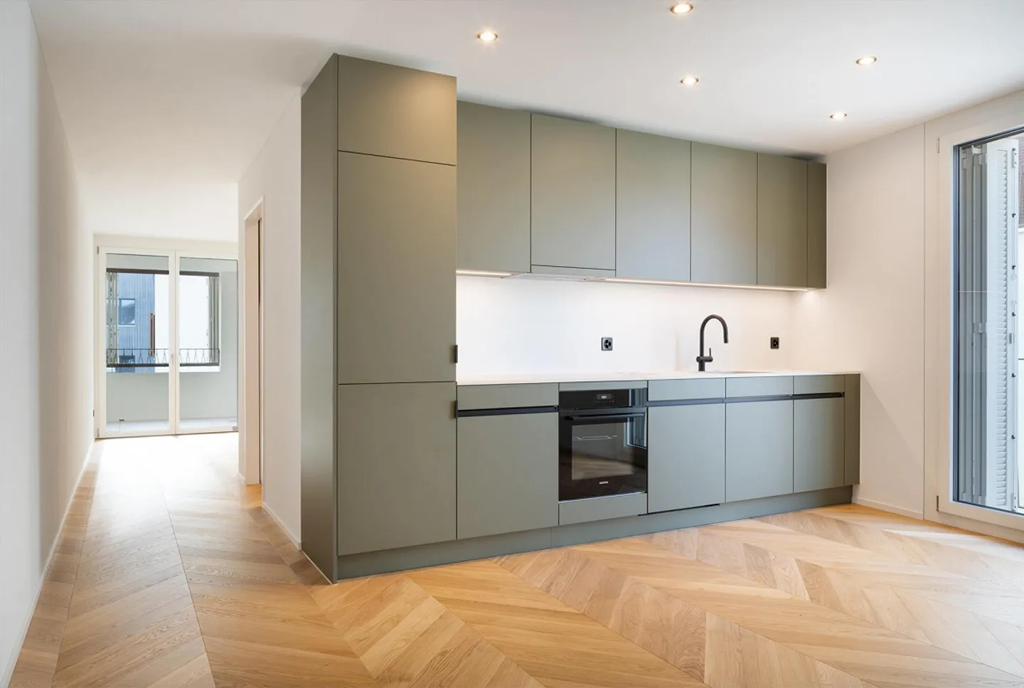 Attractive 2.5-room new-build apartment - Photo 1 of 7