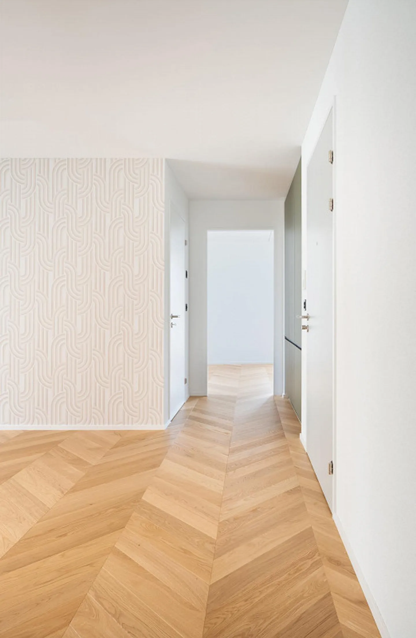 Attractive 2.5-room new-build apartment - Photo 2 of 7