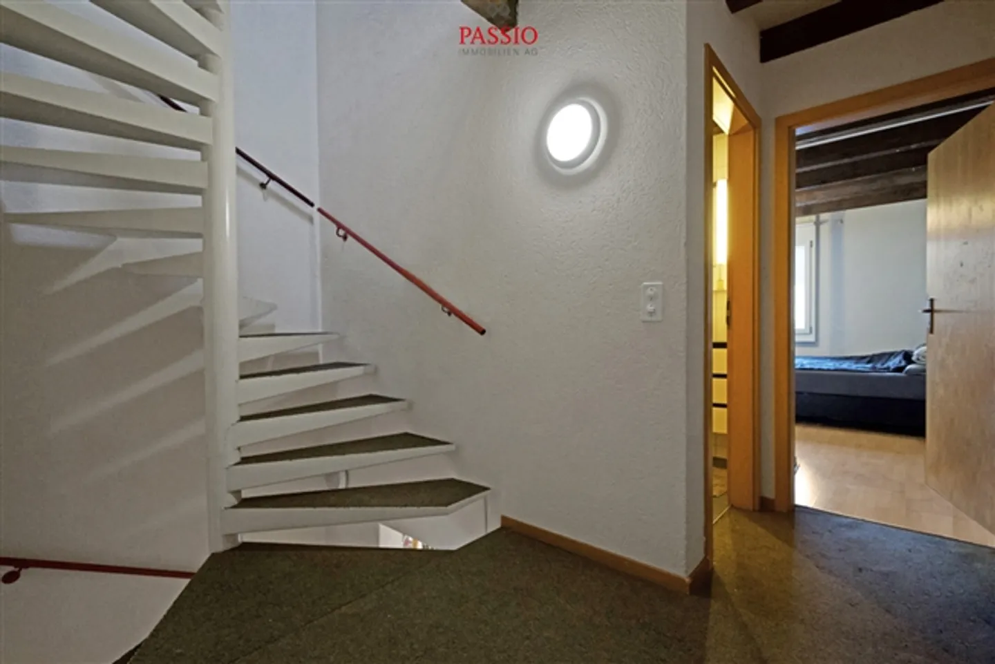 Casa a schiera familiare di 5,5 stanze in una posizione tranquilla e privilegiata - Foto 9 di 19