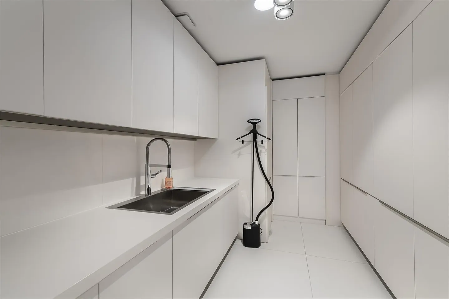 CONCHES - Magnificent apartment with terrace - Photo 27 of 31