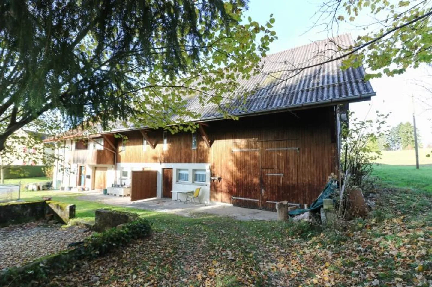 Bauernhaus, Schopf und Landwirtschaftsland mit Nutzungspotenzial - Foto 3 von 10