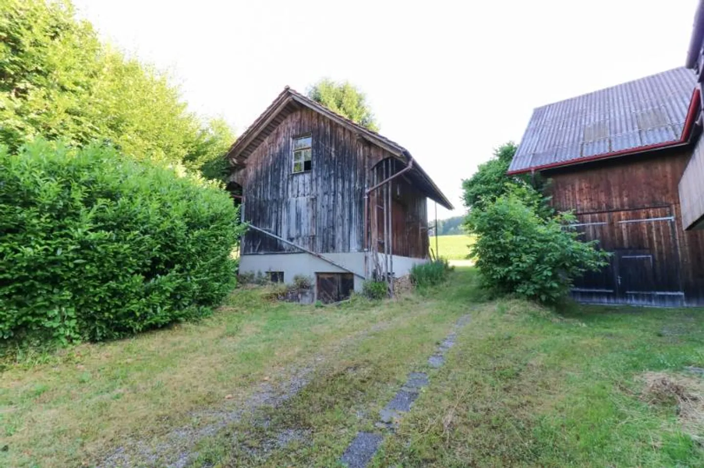 Bauernhaus, Schopf und Landwirtschaftsland mit Nutzungspotenzial - Foto 5 von 10