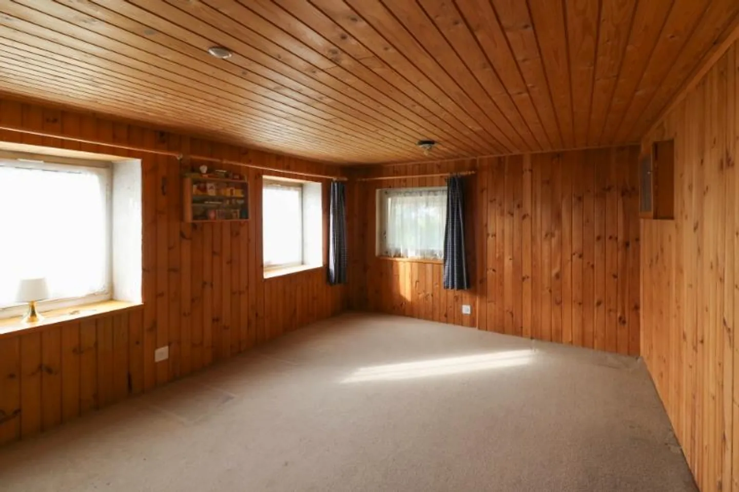 Bauernhaus, Schopf und Landwirtschaftsland mit Nutzungspotenzial - Foto 8 von 10