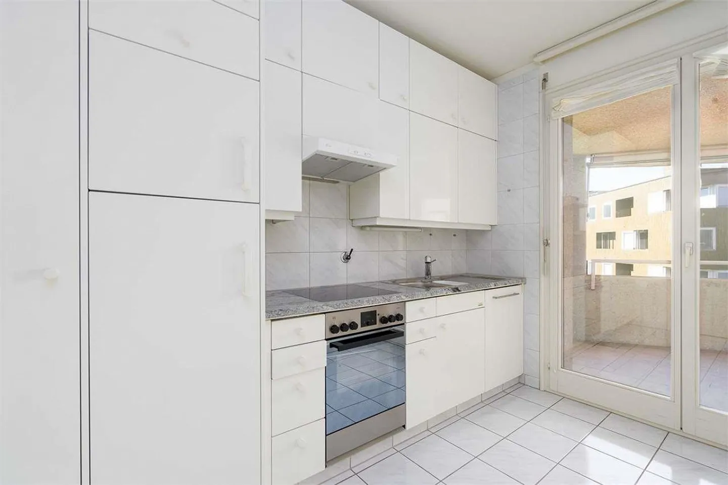 3.5 Room Apartment with Lake View in Lugano Cassarate - Photo 3 of 6